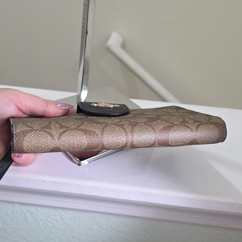 COACH C2874 Phone Wallet In Signature Canvas Gold/Walnut/Black NWOT - Picture 10 of 15